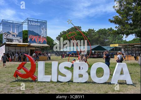 Seixal, Portogallo. 6 settembre 2025. La gente partecipa alla Festa do Avante, il festival politico e culturale annuale organizzato dal Partito Comunista portoghese (PCP). Crediti: Ricardo Rocha/Alamy Live News. Foto Stock