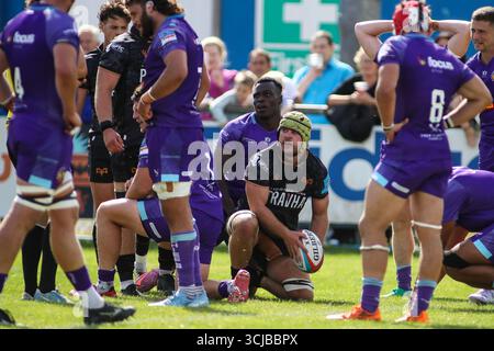 Bridgend, Galles, Regno Unito. 6 settembre 2025. Harri Deaves of Ospreys segna la prima meta della sua squadra durante l'amichevole pre-stagione tra Ospreys ed Exeter Chiefs Credit: Glitch Images/Alamy Live News Foto Stock