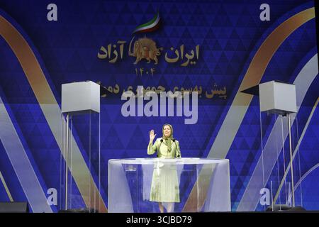 Bruxelles, Belgio. 6 settembre 2025. Maryam Rajavi, presidente eletto del Consiglio nazionale di resistenza dell'Iran, tiene un discorso al Rally for a Free Iran organizzato da associazioni iraniane in Europa, in collaborazione con il movimento alternativo iraniano NCRI (programma NCRI), a Bruxelles, sabato 6 settembre 2025. BELGA FOTO NICOLAS MAETERLINCK credito: Belga News Agency/Alamy Live News Foto Stock