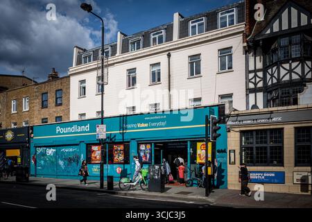 Poundland Store, Poundland Shop. Discount Poundland a Camden, Londra. Foto Stock