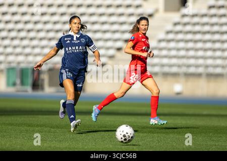 Parigi, Francia. 6 settembre 2025. Parigi, Francia, 6 settembre 2025: Clara Mateo (10 Paris FC) corre con la palla durante la partita di Arkema Premier League tra Paris FC e Digione FCO allo Stade Charlety di Parigi, Francia. (Leiting Gao/SPP) credito: SPP Sport Press Photo. /Alamy Live News Foto Stock