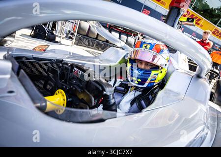 Monza, Italie. 6 settembre 2025. BEGANOVIC Dino (swe), HiTech TGR, Dallara F2 2024, ritratto durante l'undicesima prova del Campionato FIA di Formula 2 2025 dal 5 al 7 settembre 2025 sull'autodromo Nazionale Monza, a Monza, Italia - Photo Sebastiaan Rozendaal/DPPI credito: DPPI Media/Alamy Live News Foto Stock