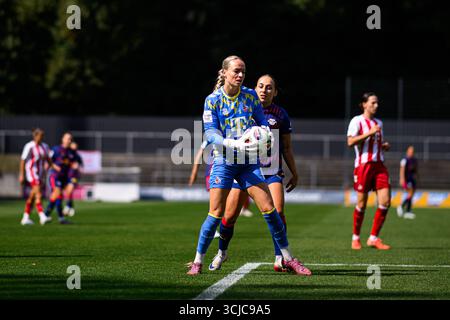 COLONIA, GERMANIA - 6 SETTEMBRE 2025: Lisa Schmitz, Lisa Baum - la partita di Google Pixel Women Bundesliga 1.FC Koeln Frauen vs RB Leipzig Frauen a F Foto Stock
