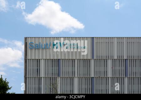 Viladecans. Barcellona - 06 settembre 2025: Logo Salut HV Hospital de Viladecans. Foto Stock