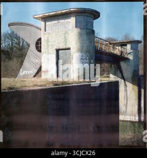 Vecchia chiusa sul fiume Vojvodina Foto Stock