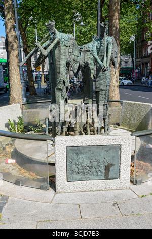 Thomas Davis Memorial Fountain, una scultura di Edward Delaney, Dame Street, Dublino, Irlanda. Foto Stock