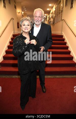 Dagmar Frederic und ihr Ehemann Klaus Lenk bei der 90. Geburtstags Gala fuer Dieter Hallervorden im Schlosspark Theater AM 6.09.2025 a Berlino Foto Stock