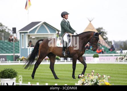 Stamford, Regno Unito. 4 settembre 2025. Austin o'Connor su Sixmilewater gareggia nell'evento dressage al Defender Burghley Horse Trials a Stamford, Lincolnshire, il 4 settembre 2025. Crediti: Paul Marriott/Alamy Live News Foto Stock