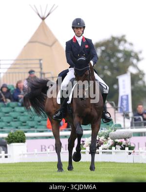 Stamford, Regno Unito. 4 settembre 2025. Harry Meade on et Hop du Matz gareggia nell'evento dressage al Defender Burghley Horse Trials a Stamford, Lincolnshire, il 4 settembre 2025. Crediti: Paul Marriott/Alamy Live News Foto Stock