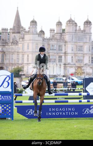 Stamford, Regno Unito. 4 settembre 2025. Concorrenti all'evento le Mieux Pony Club Team Jumping al Defender Burghley Horse Trials a Stamford, nel Lincolnshire, il 4 settembre 2025. Crediti: Paul Marriott/Alamy Live News Foto Stock