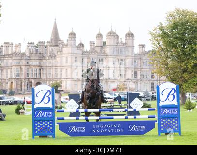 Stamford, Regno Unito. 4 settembre 2025. Concorrenti all'evento le Mieux Pony Club Team Jumping al Defender Burghley Horse Trials a Stamford, nel Lincolnshire, il 4 settembre 2025. Crediti: Paul Marriott/Alamy Live News Foto Stock