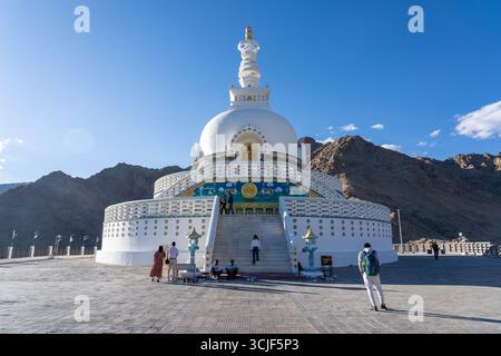 Shanti Stupa a Leh, Ladakh Foto Stock