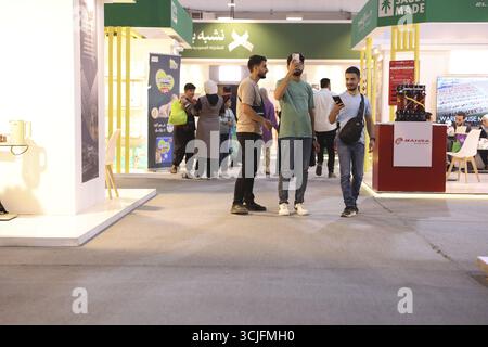 Le aziende saudite espongono prodotti e investimenti all'interno del padiglione saudita alla Fiera Internazionale di Damasco, la prima edizione dopo la caduta di Ba Foto Stock