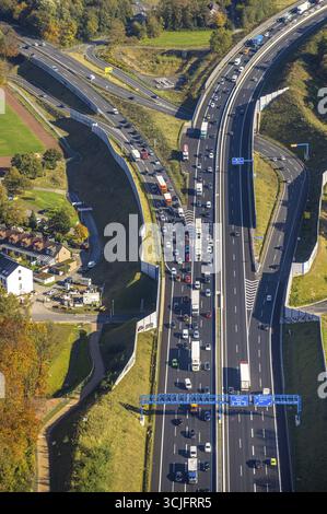 Vista aerea, autostrada A448 e accesso dalla circonvallazione di Nordhausen, traffico stradale e congestione, Wiemelhausen, Bochum, regione della Ruhr, Renania settentrionale-Vestfalia, germe Foto Stock