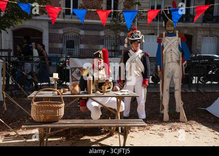 Parigi, Francia. 6 settembre 2025. La Fête de Paris, festival popolare, che celebra il patrimonio vivente viaggiando indietro nel tempo, con costumi d'epoca e diverse attività a Parigi, in Francia. Credito: Elena Dijour/Alamy Live News. Foto Stock
