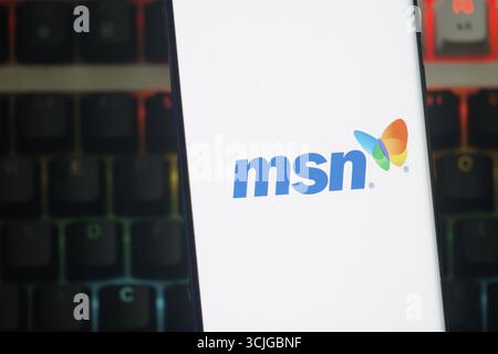 Logo MSN Butterfly in multicolore visualizzato sullo schermo di uno smartphone Foto Stock