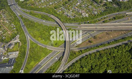 Vista aerea, svincolo Duesseldorf-Bilk, autostrada A46 Duesseldorf-Bilk e Muenchener Strasse, Fleher Wald, Flehe, Duesseldorf, Renania, nord RHI Foto Stock