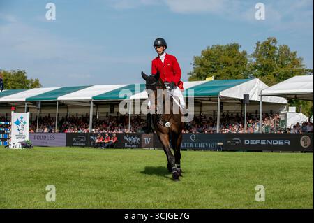 Stamford, Regno Unito. 7 settembre 2025. Harry Meade e et Hop Du Matz rappresentano la Gran Bretagna durante la fase Show Jumping il 4° giorno delle prove a cavallo Defender Burghley del 2025 tenutesi nei terreni di Burghley House a Stamford, Lincolnshire, Inghilterra, Regno Unito. Credito: Jonathan Clarke/Alamy Live News Foto Stock