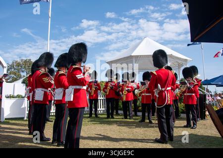 Stamford, Regno Unito. 7 settembre 2025. Le Grenadier Guards giocano per i membri il 4° giorno dei 2025 Defender Burghley Horse Trials svoltisi nei terreni di Burghley House a Stamford, Lincolnshire, Inghilterra, Regno Unito. Credito: Jonathan Clarke/Alamy Live News Foto Stock