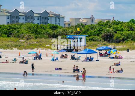 Cape Canaveral, Florida, USA - 6 settembre 2025: Turisti a Cape Canaveral Beach Florida Foto Stock