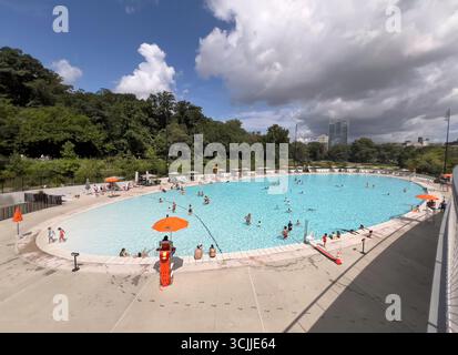 Il Gottesman Pool aprì a Central Park nel giugno 2025, come parte del progetto da 160 milioni di dollari del Davis Center vicino ad Harlem Meer. Sostituendo l'ex Laske Foto Stock
