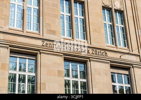 Facciata di Zentralbibliothek Zurigo, principale biblioteca pubblica e scientifica situata nel centro storico di Zahringerplatz, a zurigo, Svizzera. Foto Stock