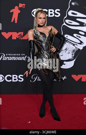 Paris Hilton partecipa agli MTV Video Music Awards 2025 che si tengono alla UBS Arena di New York. Data foto: Domenica 7 settembre 2025. Foto Stock