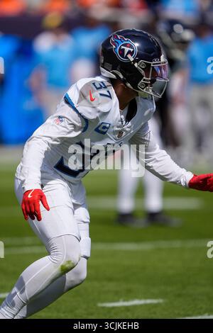 Denver, Colorado, Stati Uniti. 7 settembre 2025: La safety dei Tennessee Titans Amani Hooker (37) si appresta a giocare nel primo tempo della partita di football tra Denver Broncos e Tennessee Titans. Derek Regensburger/CSM. Crediti: CAL Sport Media/Alamy Live News Foto Stock