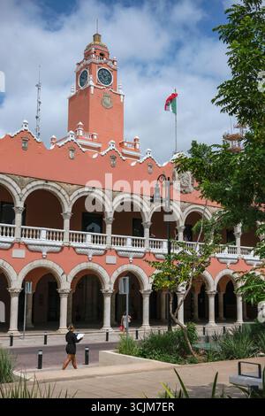 Merida, Messico - 8 aprile 2025: Palazzo municipale di Merida nello Yucatan, Messico. Foto Stock