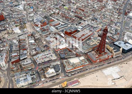 Veduta aerea di Blackpool con Blackpool Tower prominente, Lancashire Foto Stock