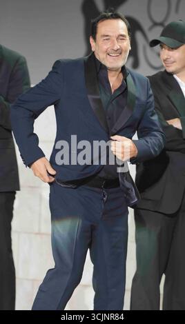 6 settembre 2025, Venise, Venetie, ITALIA: Venezia, Italia. 6 settembre 2025. GILLES LELLOUCHE partecipa al Red Carpet di chiusura della 82a Mostra Internazionale d'Arte cinematografica di Venezia al Lido di Venezia, Italia il 6 settembre 2025 (Credit Image: © Laurent Lairys/ZUMA Press Wire) SOLO USO EDITORIALE! Non per USO commerciale! Foto Stock