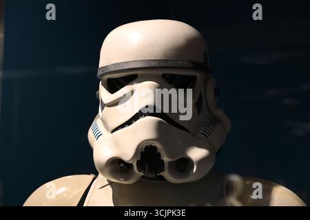 Costume da Stormtrooper indossato nella trilogia originale di Star Wars 1977-83 - Victoria and Albert Museum South Kensington - Londra Foto Stock