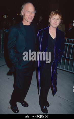 Ed Harris e Amy Madigan partecipano alla proiezione del New York Film Festival di "Pollock" alla Alice Tully Hall del Lincoln Center a New York City il 30 settembre 2000. Foto di Henry McGee/MediaPunch Foto Stock