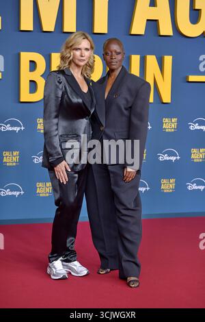 Veronika Ferres und Florence Kasumba bei der Weltpremiere von Disney Original serie Call My Agent Berlin in Berlin AM 08.09.2025 *** Veronika Ferres e Florence Kasumba alla prima mondiale della serie Disney Original Call My Agent Berlin a Berlino l'08 09 2025 Foto Stock