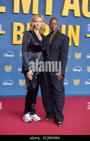 Veronika Ferres und Florence Kasumba bei der Weltpremiere von Disney Original serie Call My Agent Berlin in Berlin AM 08.09.2025 *** Veronika Ferres e Florence Kasumba alla prima mondiale della serie Disney Original Call My Agent Berlin a Berlino l'08 09 2025 Foto Stock