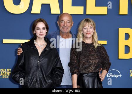 Emilia Schüle, Heiner Lauterbach und Heike Makatsch bei der Weltpremiere von Disney Original serie Call My Agent Berlin in Berlin AM 08.09.2025 *** Emilia Schüle, Heiner Lauterbach e Heike Makatsch alla prima mondiale della serie originale Disney Call My Agent Berlin a Berlino l'08 09 2025 Foto Stock