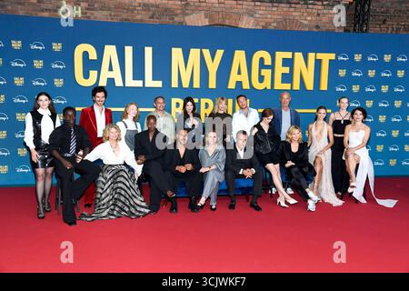 abb Karin Hanczewski, Heike Makatsch, Lucas Gregorowicz, Frederick Lau, Emilia Schuele, Heiner Lauterbach und Veronica Ferres Cast zu Gast auf dem roten Teppich bei der zur Deutschlandpremiere des Kino Films CHIAMA IL MIO AGENTE BERLIN im Kino Collosseum am 08.09.2025 in Berlin Deutschland *** abb Karin Hanczewski, Heike Makatsch, Lucas Gregorowicz, Frederick Lau, Emilia Schuele, Heiner Lauterbach e Veronica Ferres Cast come ospiti sul Red carpet alla prima tedesca del film, CHIAMA IL MIO AGENTE BERLIN al cinema Collosseum l'8 settembre 2025 a Berlino, Germania Foto Stock