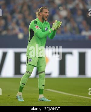 Schalke, Deutschland. 23 agosto 2025. Firo: 23/08/2025, calcio: 2a Bundesliga FC Schalke 04 - VfL Bochum portiere Loris Karius del FC Schalke 04 gesti di verruche gesti crediti: dpa/Alamy Live News Foto Stock