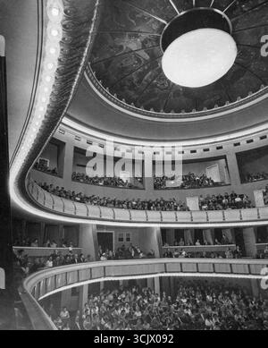 Vista interna di un teatro degli anni '1960 Foto Stock