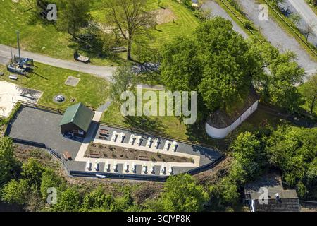 Veduta aerea, minigolf Pit-Pat con biliardo, monumento culturale Stations of the Cross Wenholthausen, storica Cappella della Santa Croce con lei Foto Stock