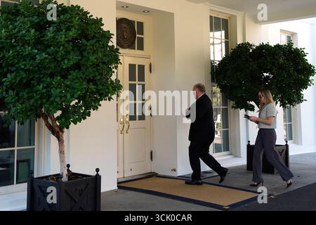 Washington, Stati Uniti. 9 settembre 2025. Lo zar Tom Homan, al confine con la Casa Bianca, entra nella Casa Bianca di Washington il 9 settembre 2025. Foto di Yuri Gripas/ABACAPRESS.COM credito: Abaca Press/Alamy Live News Foto Stock