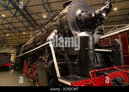 Ferrovia del governo cinese 4-8-4 locomotiva a vapore KF Classe No. 7, costruita in Gran Bretagna e dotata dalla Cina, esposta al National Railway Museum di York Foto Stock