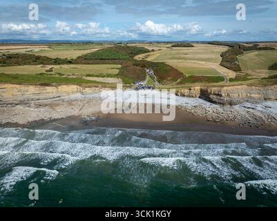 Editoriale Southerndown, Regno Unito - 5 settembre 2025: Vista droni di Dunraven Bay AKA Southerndown Bay nella vale of Glamorgan vicino a Llantwit Major nel sud Foto Stock