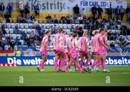Selina Cerci (TSG Hoffenheim, #29), Melissa Koessler (TSG Hoffenheim, #25), Marie Steiner (TSG Hoffenheim, #19), Jill Janssens (TSG Hoffenheim, #09), Lisann Kaut (TSG Hoffenheim, #04), Vanessa Diehm (TSG Hoffenheim, #06 1899) Spieltag, Saison 2025/2026, 08.09.2025 normative DFB vietano qualsiasi uso di fotografie come sequenze di immagini e/o quasi-video foto: Eibner-Pressefoto/Michael Memmler Foto Stock