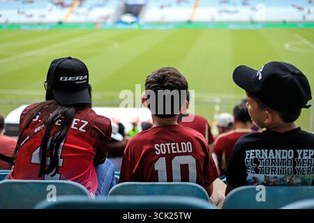 Maturin, Venezuela. 9 settembre 2025. I tifosi del Venezuela posano per la foto prima della partita tra Venezuela e Colombia per il 18° turno delle qualificazioni FIFA 2026, al Maturin Monumental Stadium, a Maturin, Venezuela, il 9 settembre 2025. Foto: Alejandro Teran/DiaEsportivo/Alamy Live News crediti: DiaEsportivo/Alamy Live News Foto Stock