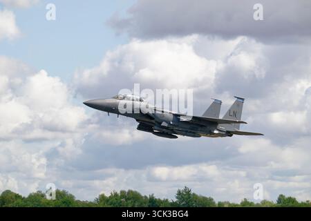 McDonnell Douglas F-15E Strike Eagle del 492nd Fighter Squadron United States Air Force con base a RAF Lakenheath nel Regno Unito parte dalla RAF Fairford Foto Stock