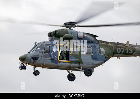Gli elicotteri Twin Engine Swidnik Sokul dell'aeronautica ceca PZL W-3 hanno mostrato al RIAT una straordinaria versatilità Foto Stock