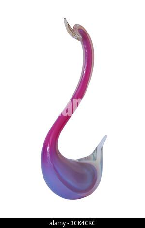 Bicchieri di Murano con cigno di vetro rosa isolati su sfondo bianco - vetreria di Murano, Italia, Italia Foto Stock