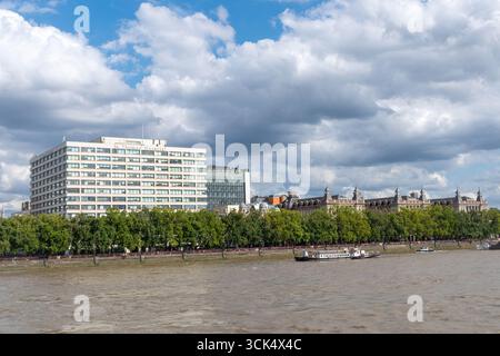 St Thomas' Hospital a Londra, accanto al Tamigi, Inghilterra, Regno Unito Foto Stock