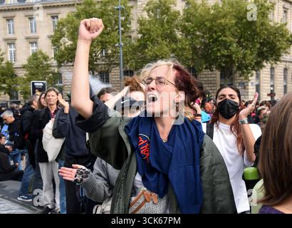 Parigi, Francia. 10 settembre 2025. Dimostrazioni Bloquons Tout a Place de la Republique a Parigi, Francia, il 10 settembre 2025. Foto di Alain Apaydin/ABACAPRESS.COM credito: Abaca Press/Alamy Live News Foto Stock